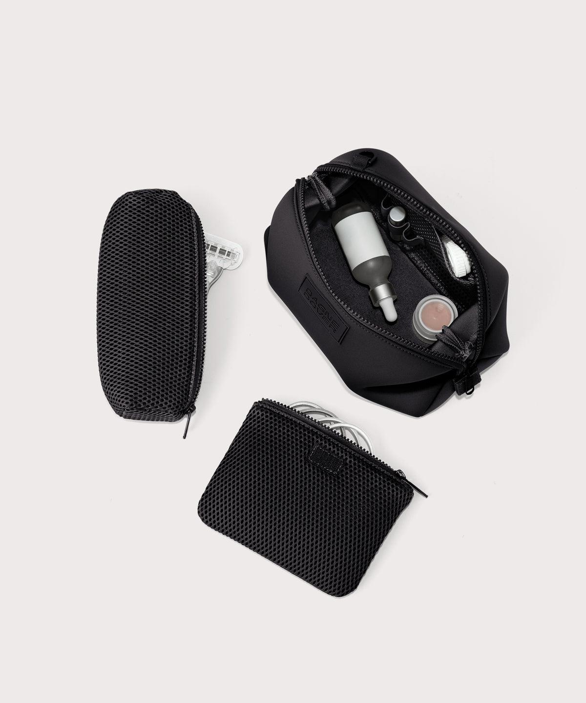 Hunter Toiletry Bag in Onyx. Large - Image 2