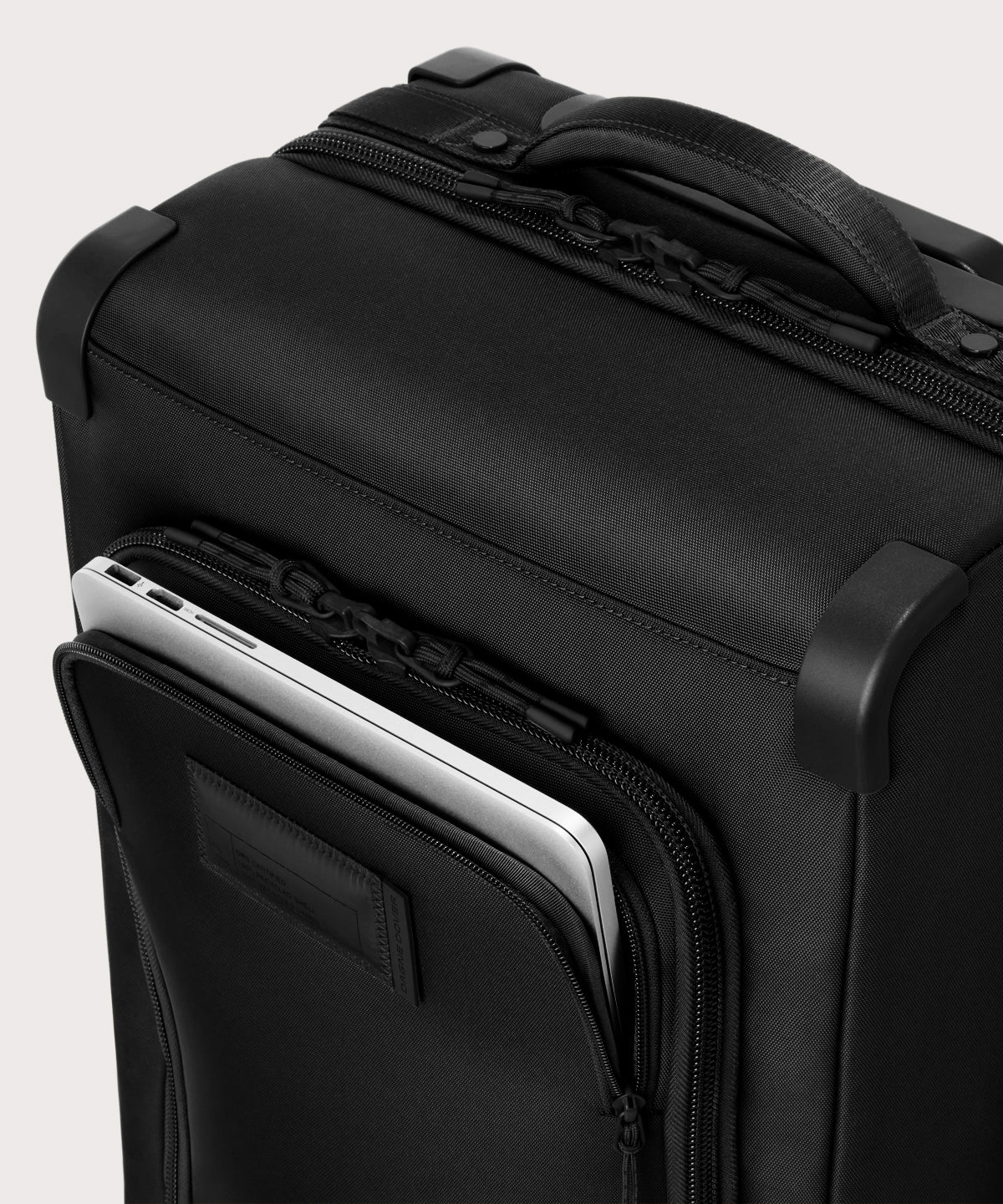Seattle Carry-On Luggage in Onyx. Larger - 23.5 inch - Image 8