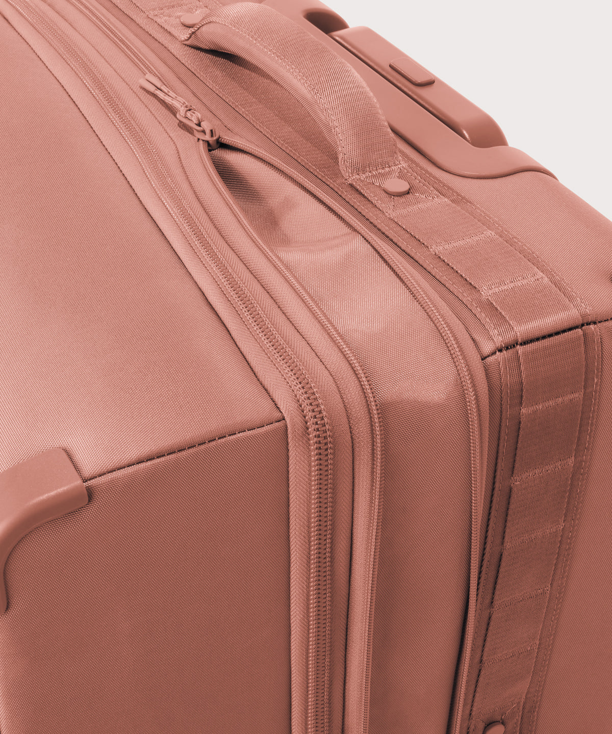 Sydney Checked Luggage in Warm Dust. Smaller - 25 inch - Image 7